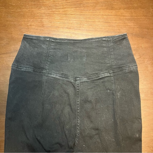 We The Free Venice Beach Flare Jeans. Black. Pull-on. Size 27. - Picture 7 of 10